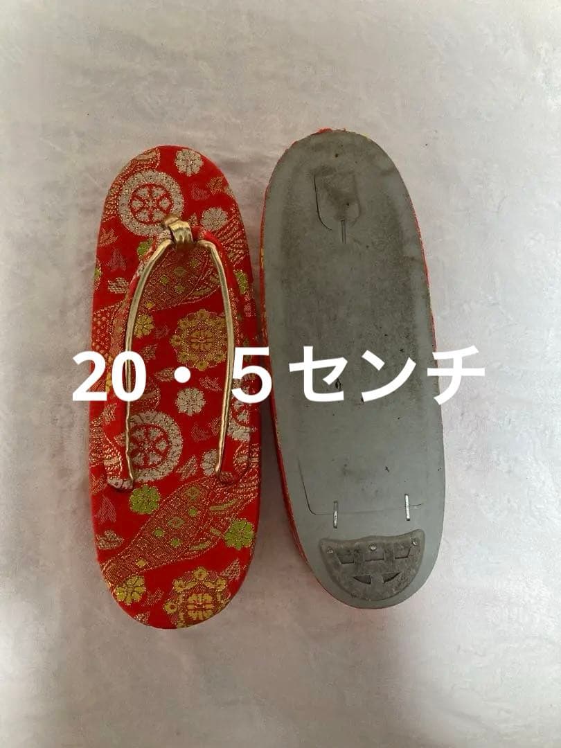 ピンク 花柄 着物。髪飾り。袴