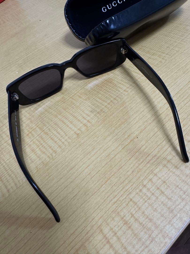GUCCI ブラックサングラス ケース付き