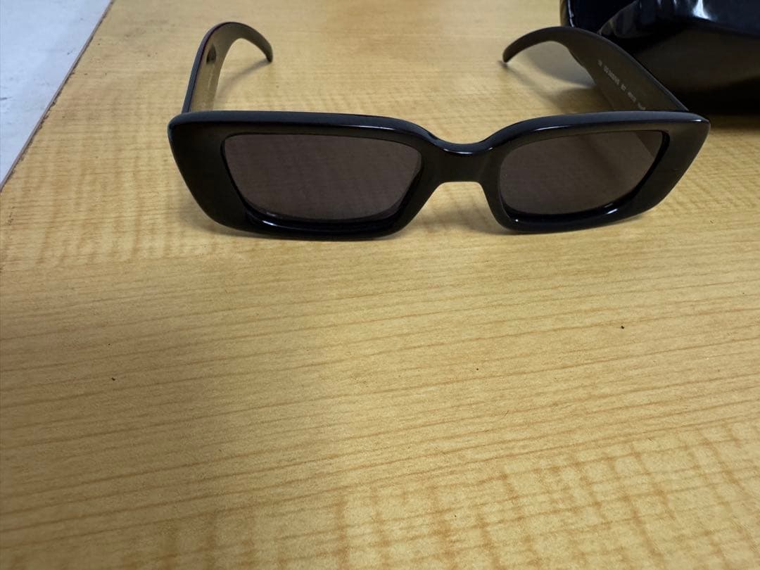 GUCCI ブラックサングラス ケース付き