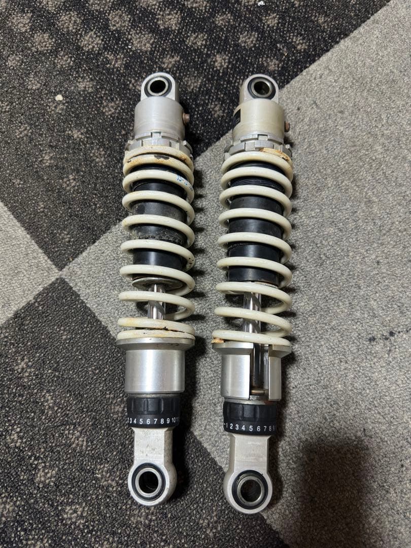 Yamaha SR400 WP (ホワイトパワー) サスペンション