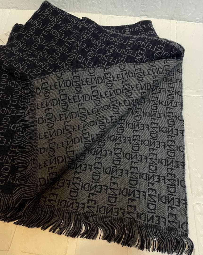 【未使用】FENDIフェンディ　ウール　タグ付き　マフラー　❤︎