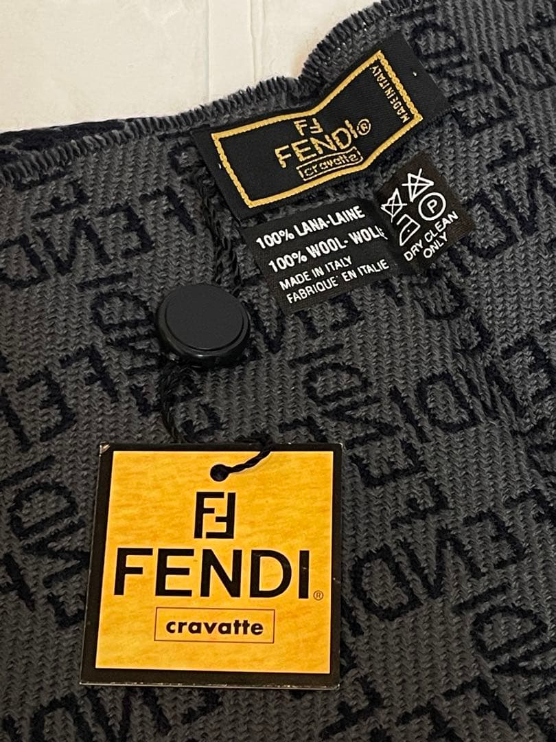 【未使用】FENDIフェンディ　ウール　タグ付き　マフラー　❤︎