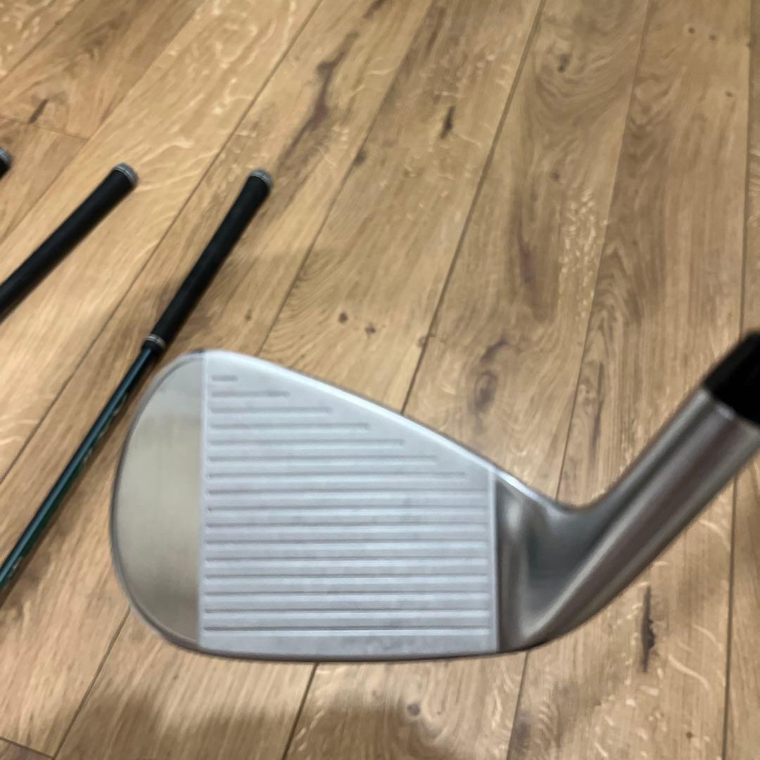 ゼクシオ　エックスアイアン　２０２２　カーボンシャフト　ダンロップ ゴルフ