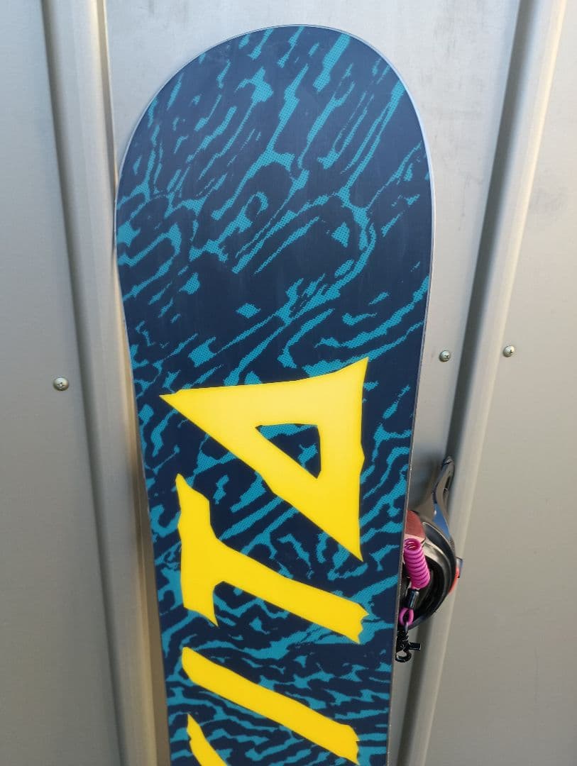 レア！NIKITA CHICKITA 135 & SALOMON PACT S