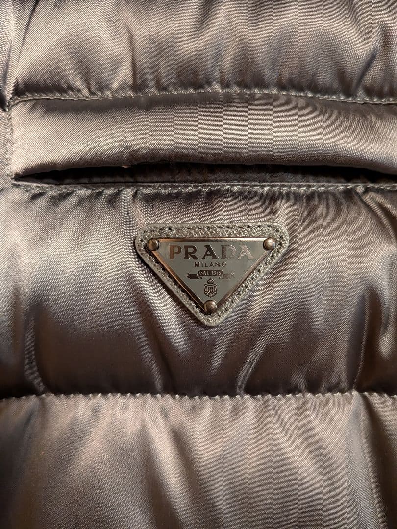 プラダ　ダウンベスト　極美品