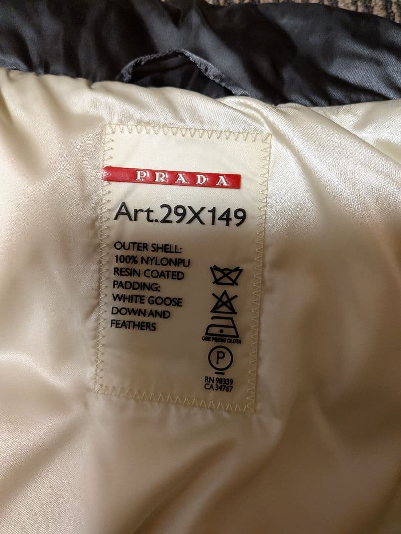 プラダ　ダウンベスト　極美品