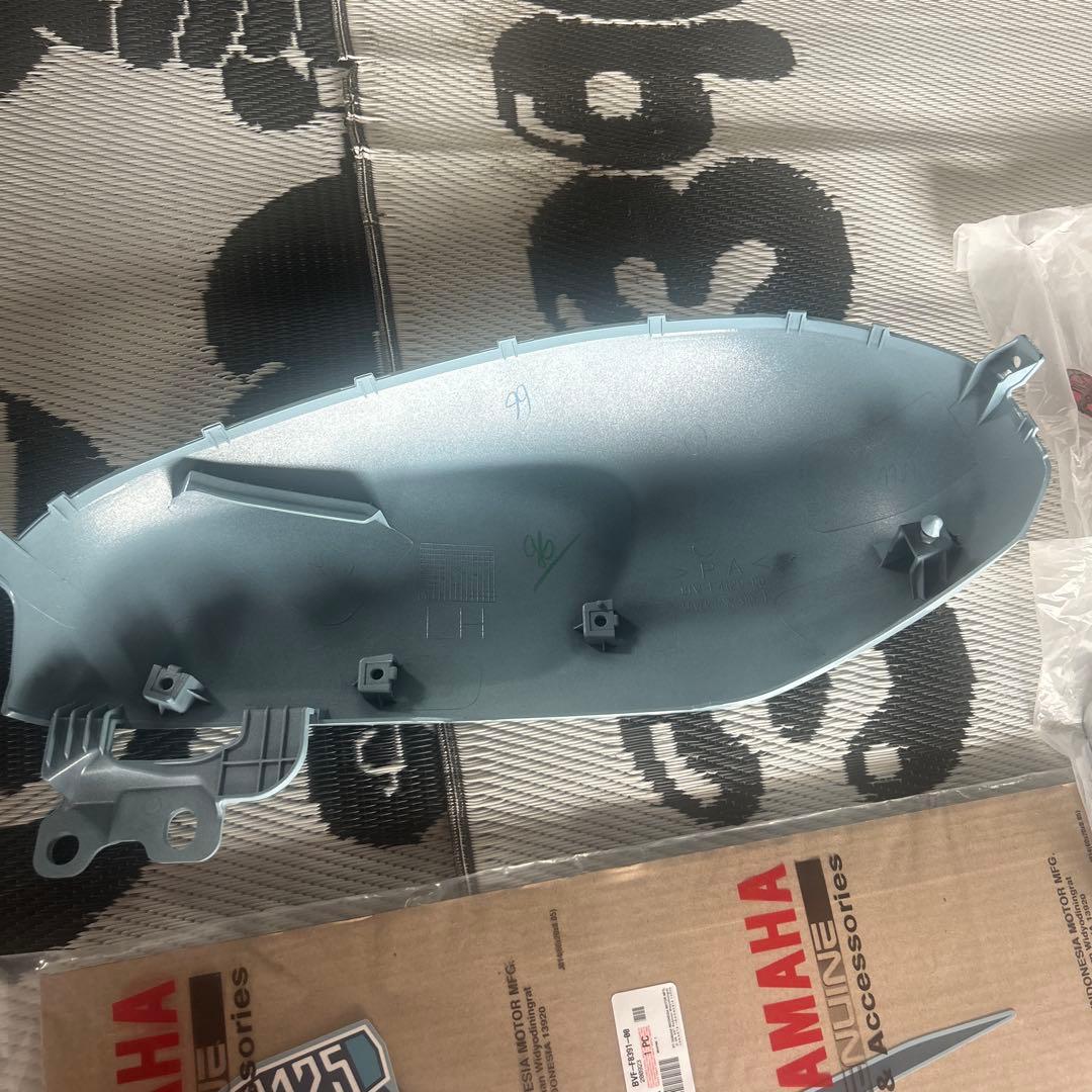 YAMAHA XSR125 タンクカバー ブレーキペダル