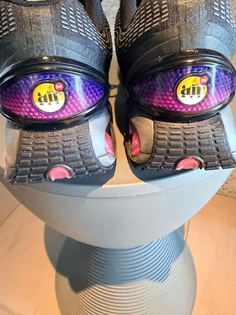 美品 ナイキ エアマックスDN ブラック ピンク US6