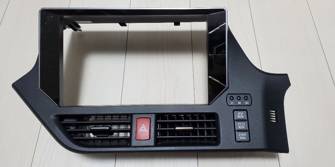 ヴォクシー専用AVIC-CE900VO 10V型 一体型メモリーナビ ジャンク