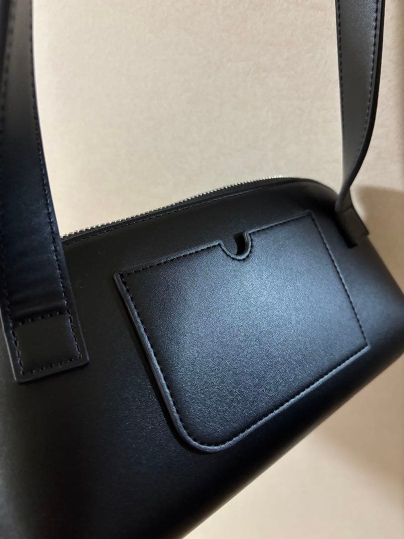 ADDICTED CULUMNI ブラックショルダーバッグ