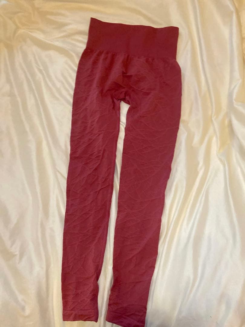 ジオメトリックショートスリーブトップス&レギンス　ピンク　XSサイズ