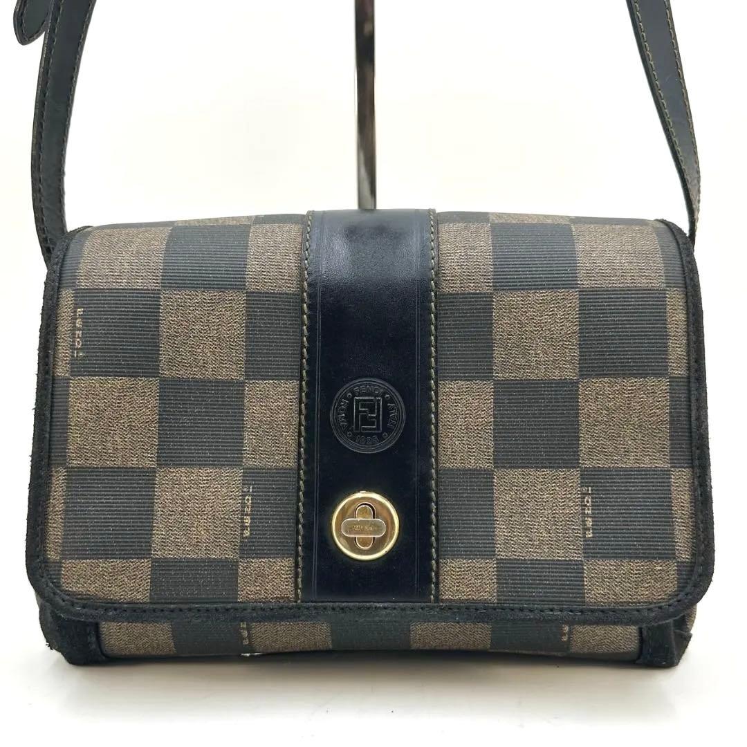 FENDI フェンディ ペカン ゴールド金具 ターンロック ショルダーバッグ