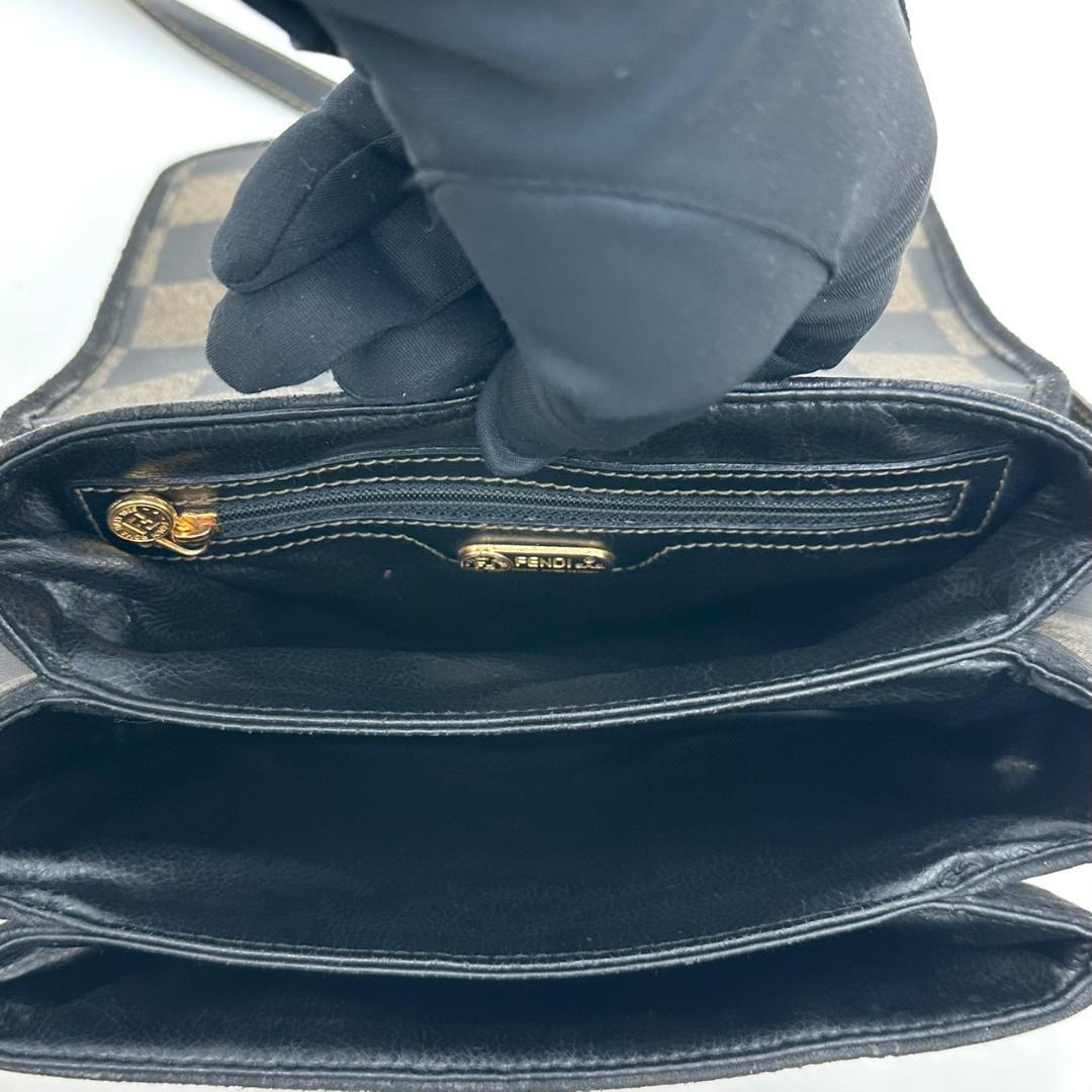 FENDI フェンディ ペカン ゴールド金具 ターンロック ショルダーバッグ