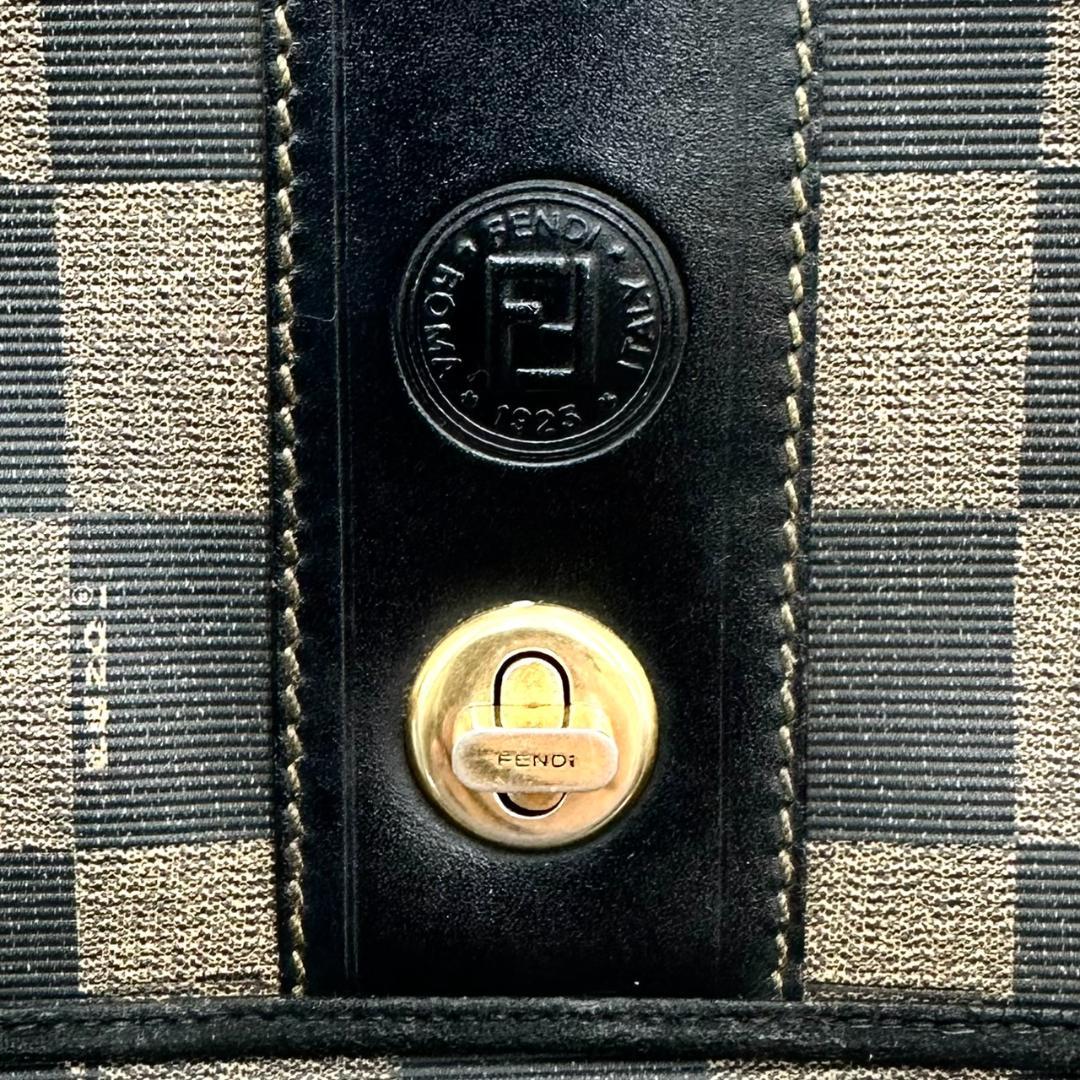FENDI フェンディ ペカン ゴールド金具 ターンロック ショルダーバッグ