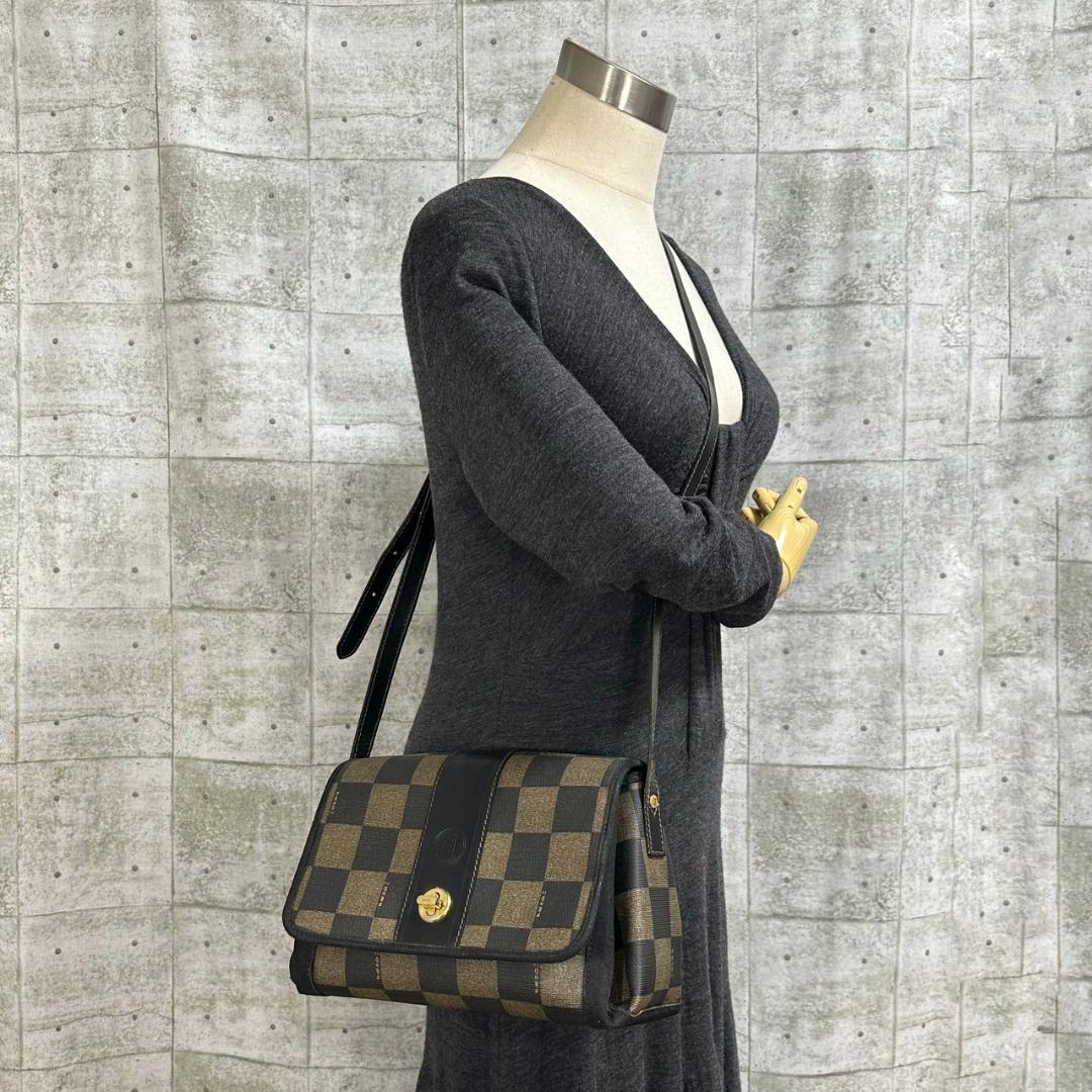 FENDI フェンディ ペカン ゴールド金具 ターンロック ショルダーバッグ