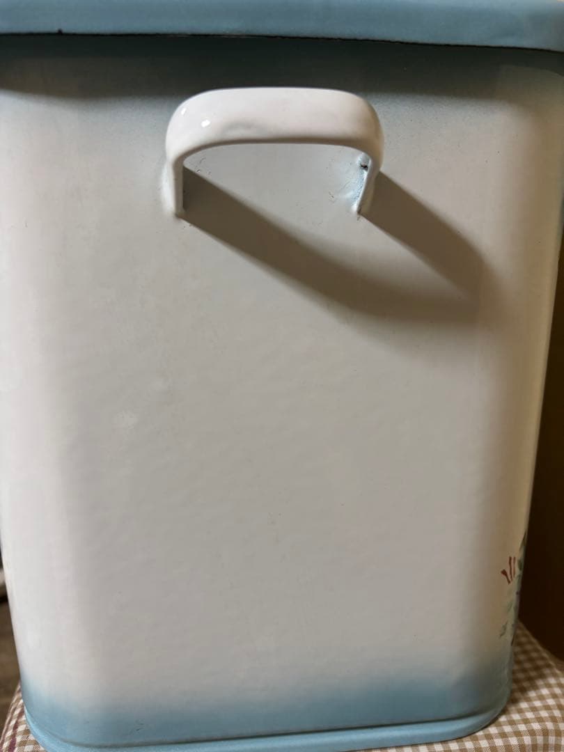 梅ばあちゃん　イマンプリンセスローズブルー　ホーローブレッド缶