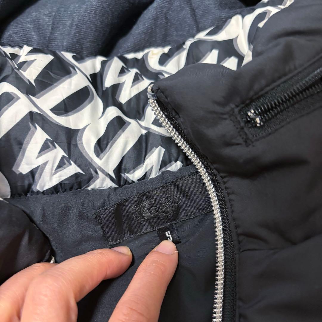 ダンスウィズドラゴン ベスト ダウン ジップ ブラック 総柄 フード