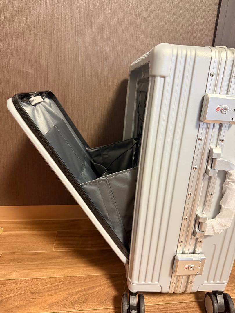 魔法小屋　多機能スーツケース　キャリーケース　Sサイズ　シルバー