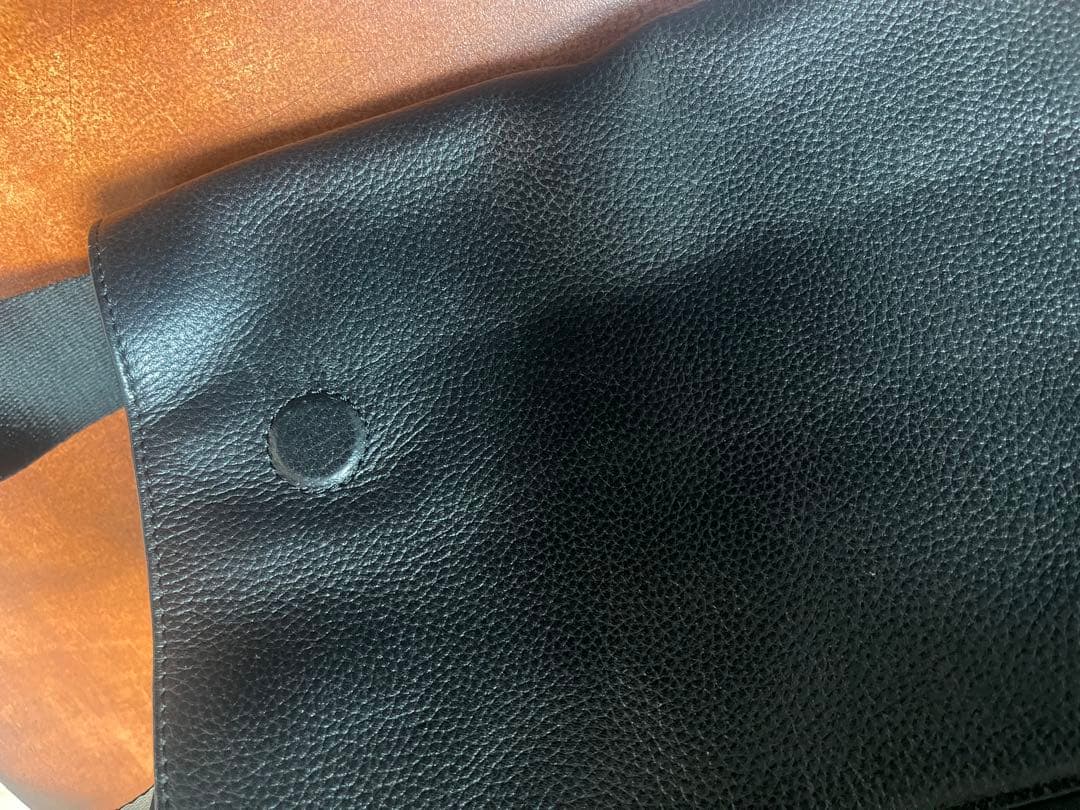 イアパピヨネ　本革　柄ワイドテープショルダーバッグ　ボディバッグ