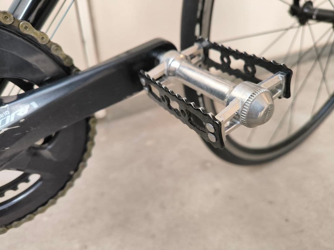 アートサイクルスタジオ　ロードバイク　タイヤ、ブレーキ　ハンドル等新品