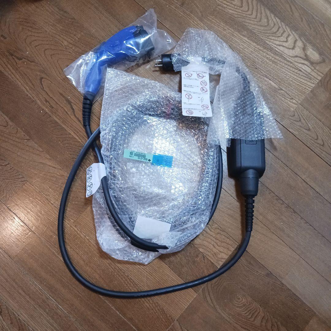 トヨタPHV充電ケーブル