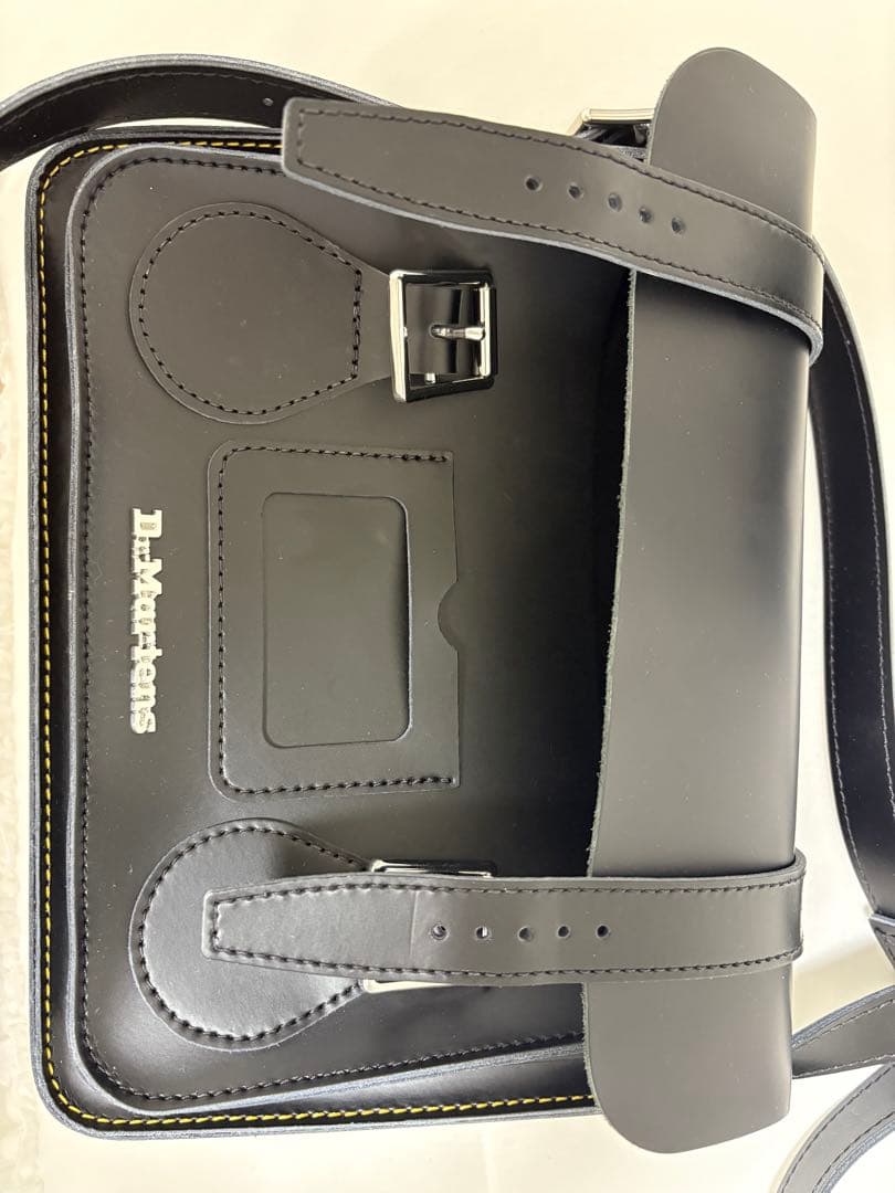 【最終値下/Dr.Martens】11インチ レザー サッチェル バッグ