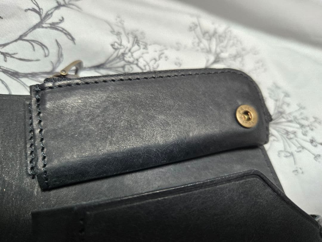 STUDIUM POKET 黒 二つ折り財布