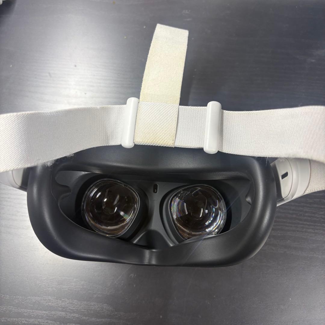  Quest2本体＋充電ドック＋レンズ枠＋イヤホン