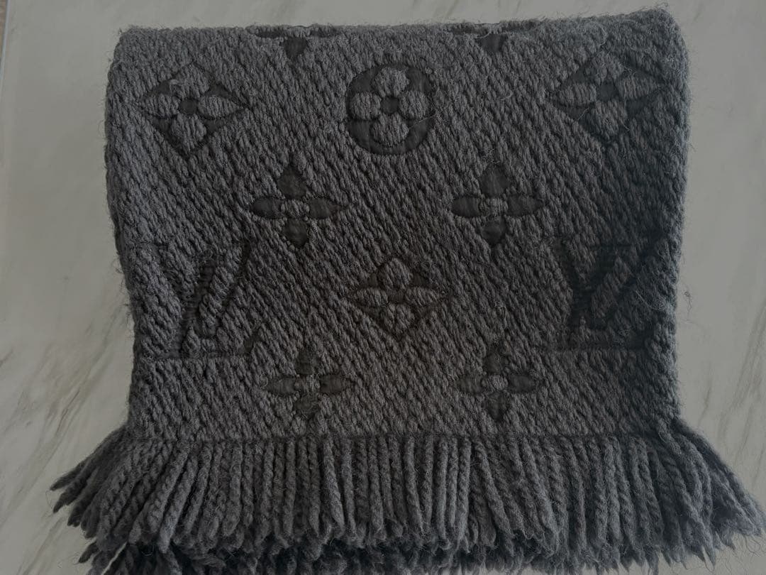 専用→ルイ・ヴィトン LOUIS VUITTON ブラック マフラー ロゴマニア