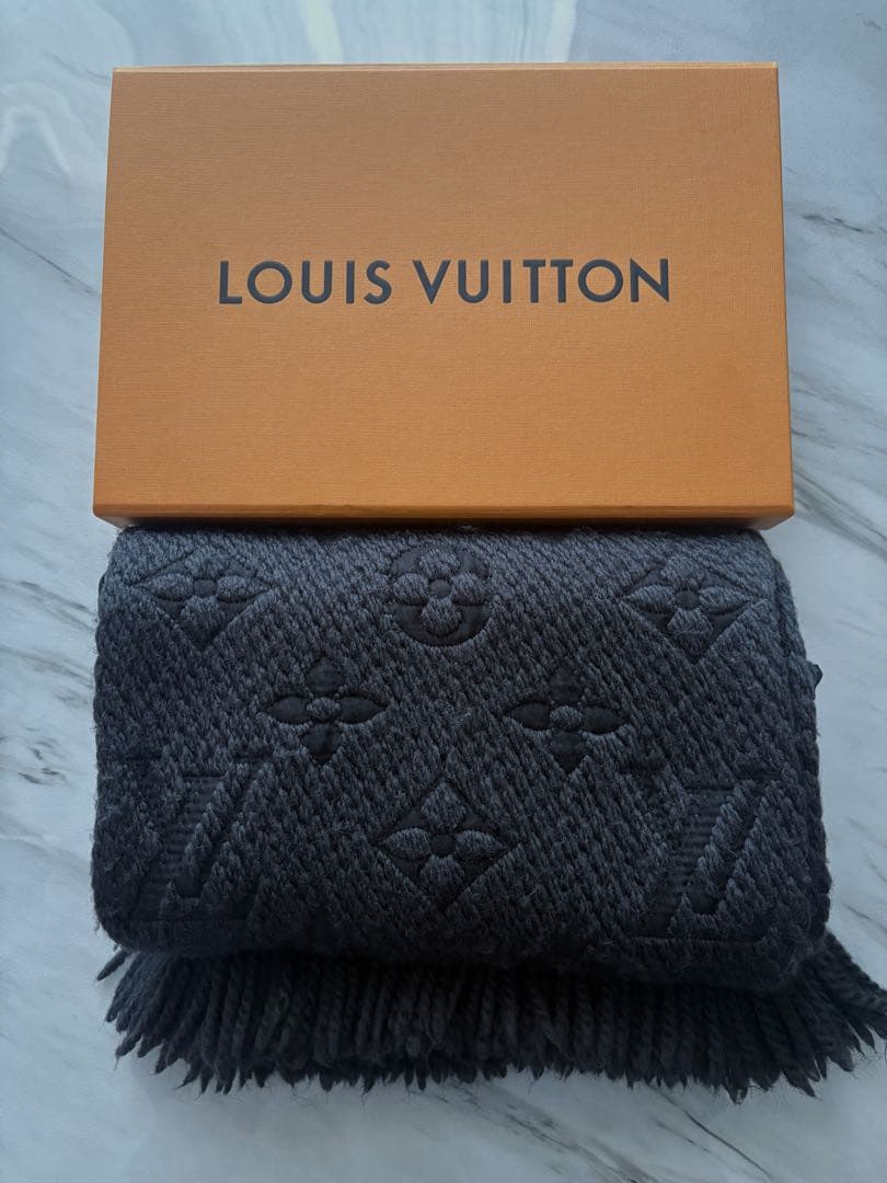 専用→ルイ・ヴィトン LOUIS VUITTON ブラック マフラー ロゴマニア