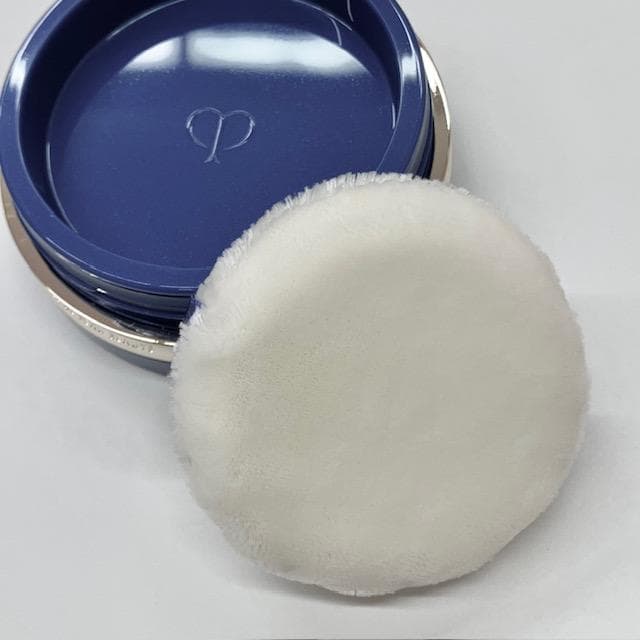 ●クレ・ド・ポー ボーテ プードルトランスパラントn 1 ライト ホリデー限定