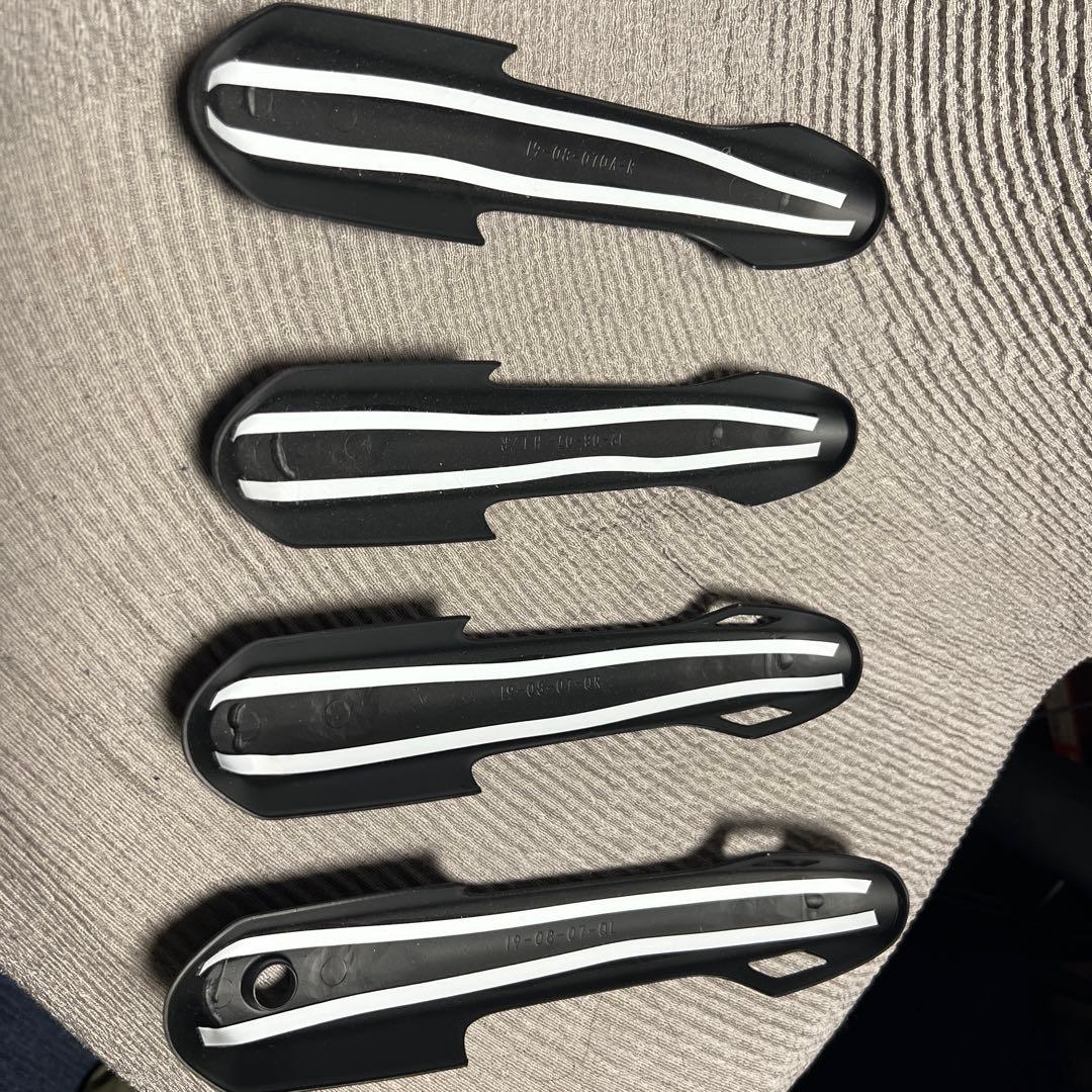 50系　rav4 ドアハンドルカバー　ラプターライナー塗装　中目肌