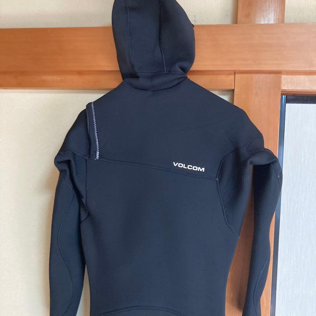 VOLCOM フード付き ブラック フルスーツ