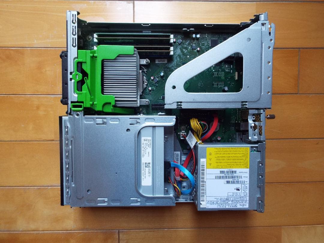 Windowsデスクトップ ESPRIMO D588/V i3-8100 16G SD256G+HDD500