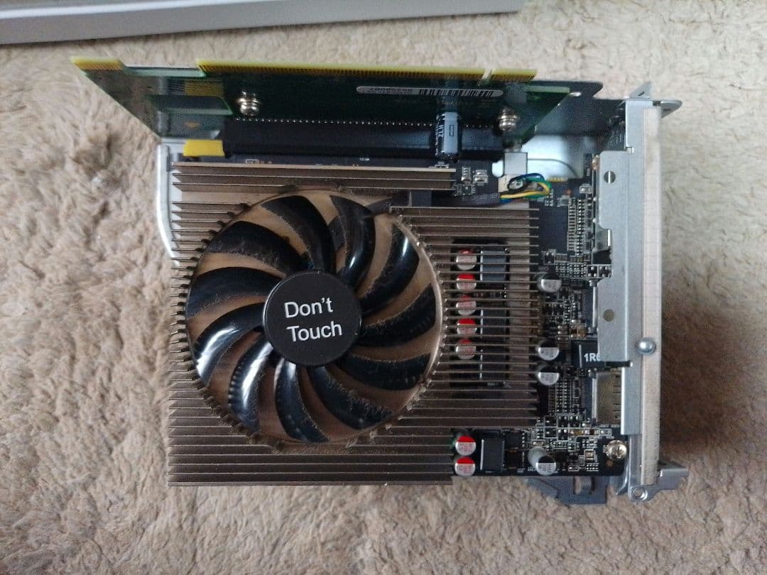 ESPRIMO D588/TW 8世代Core-i7 Radeon RX 550