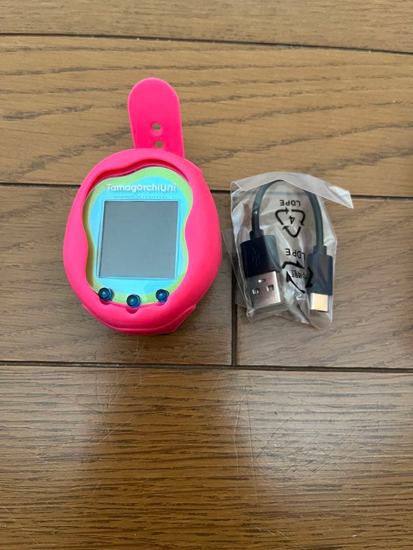 Tamagotchi Uni ピンク 本体とUSBケーブル