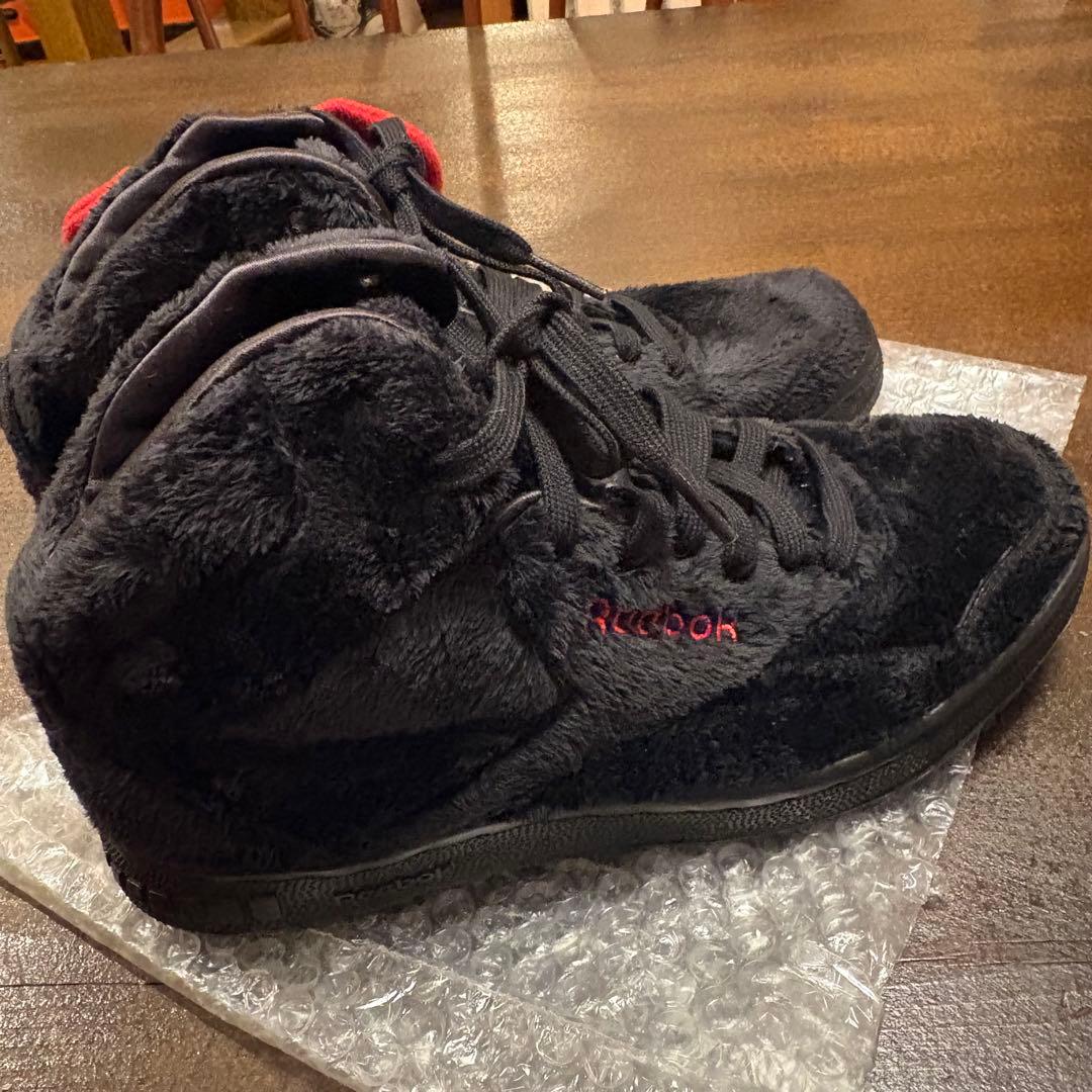 Reebok リーボック ハローキティ コラボ スニーカー24cm美品