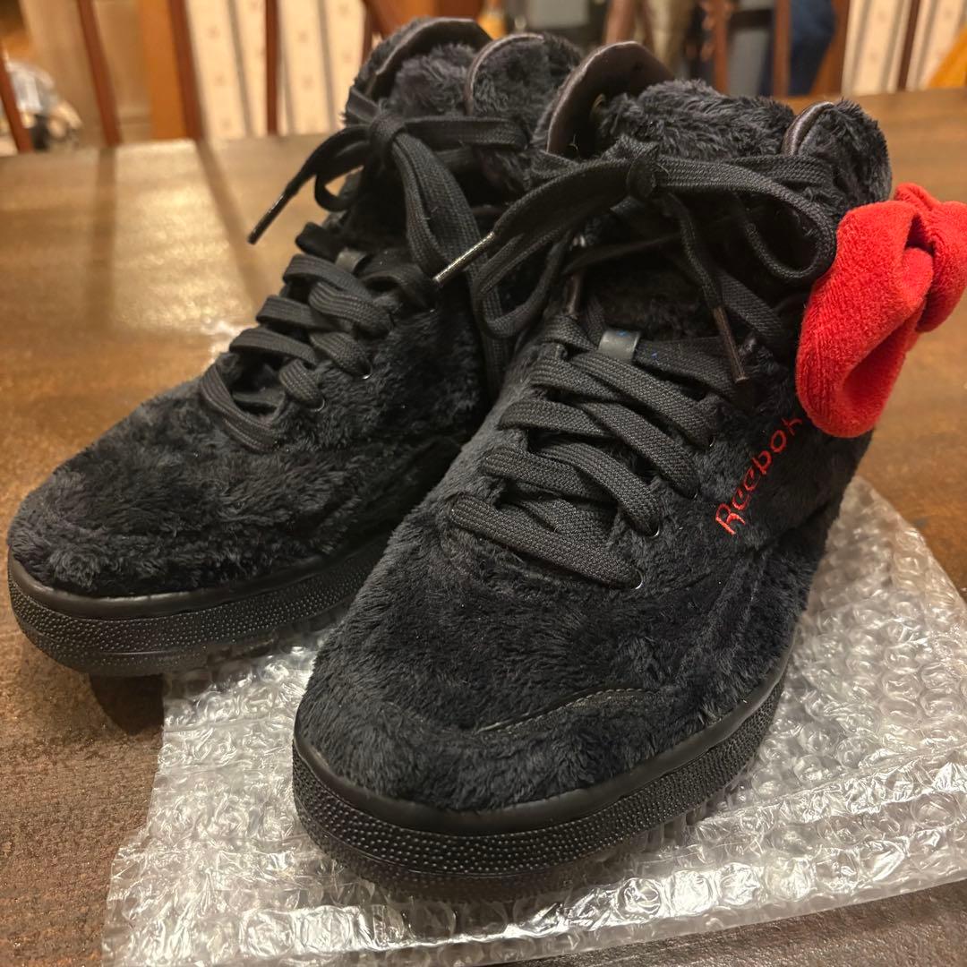 Reebok リーボック ハローキティ コラボ スニーカー24cm美品