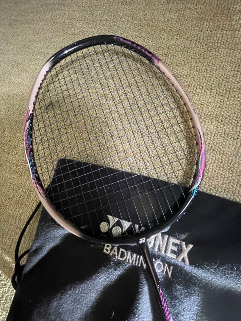 Astrox55A 5UG5 シャンパン ガット・グリップ・収納袋付き