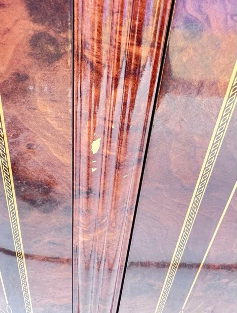 アンティークなビクトリア朝様式のウォールナット象嵌細工のクレ デンザ