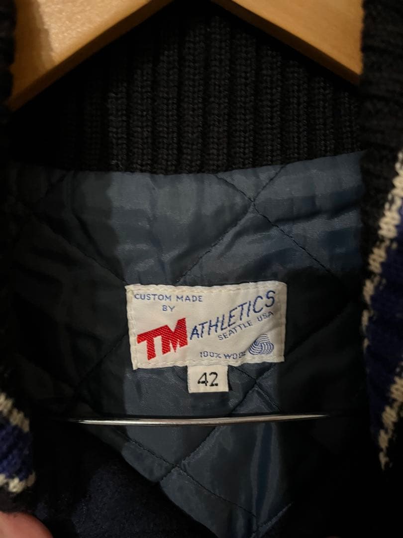 TM ATHLETICS スタジャン 42 ネイビー/ブラック