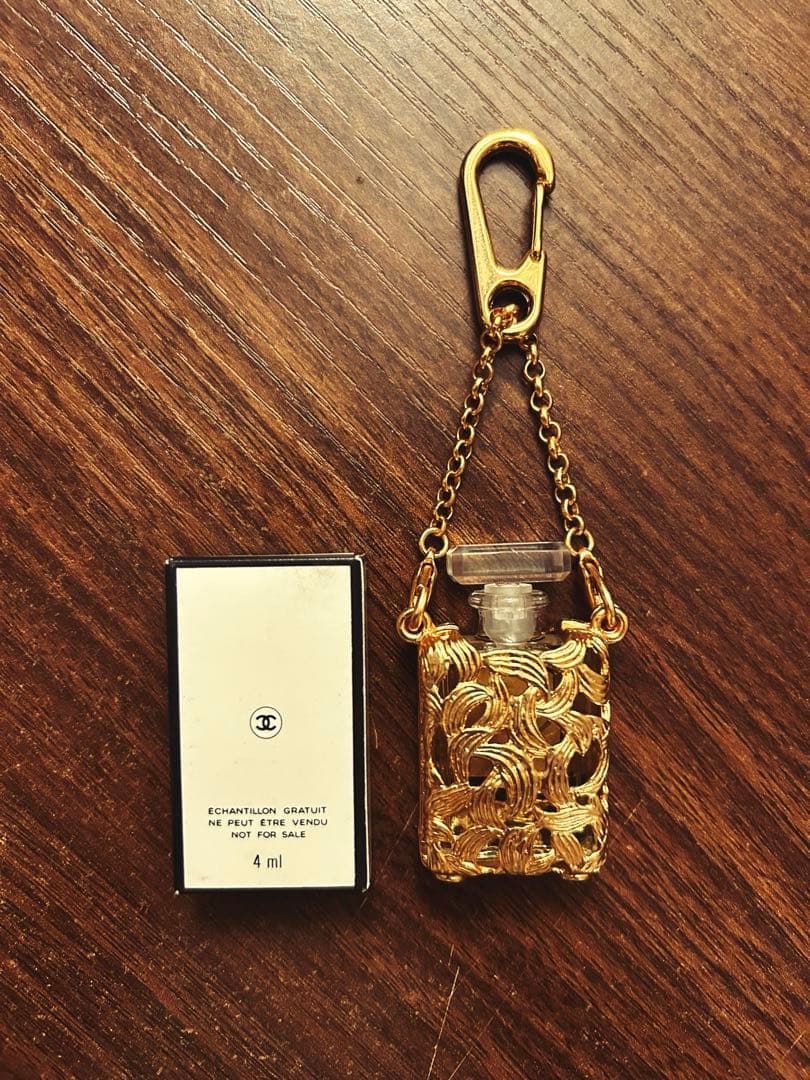 CHANEL N°19 香水ボトルチャームキーホルダー ビンテージ