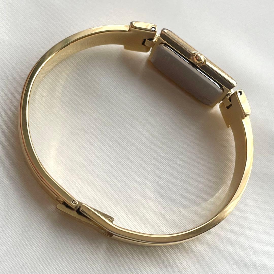 GIVENCHY ジバンシィ 時計 レディース バングル　2Pダイヤ ゴールド