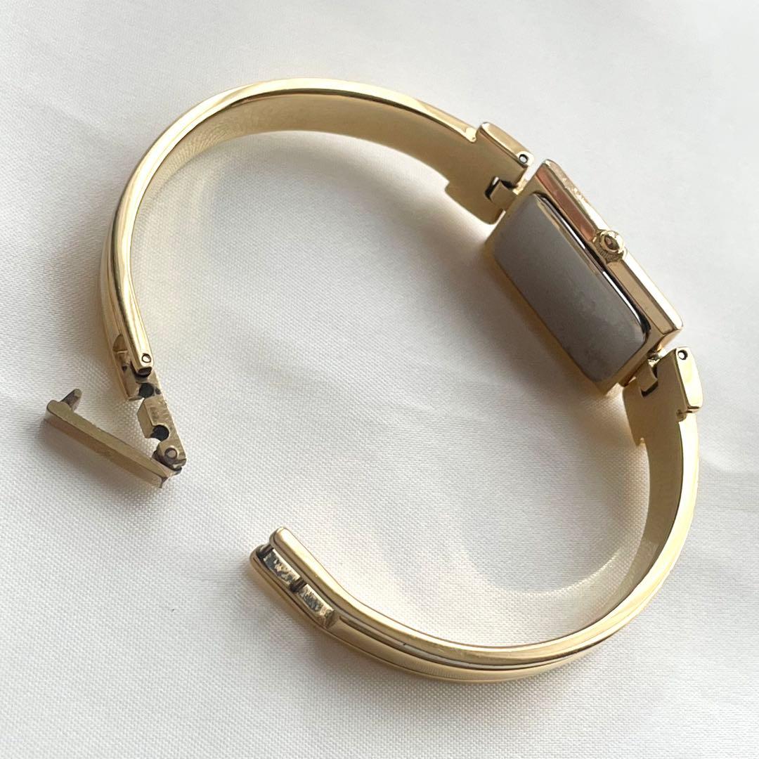 GIVENCHY ジバンシィ 時計 レディース バングル　2Pダイヤ ゴールド