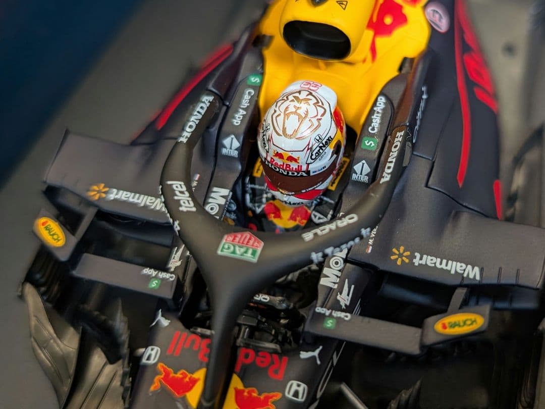 ミニチャンプス 1/18 レッドブル ホンダ RB16B M.フェルスタッペン