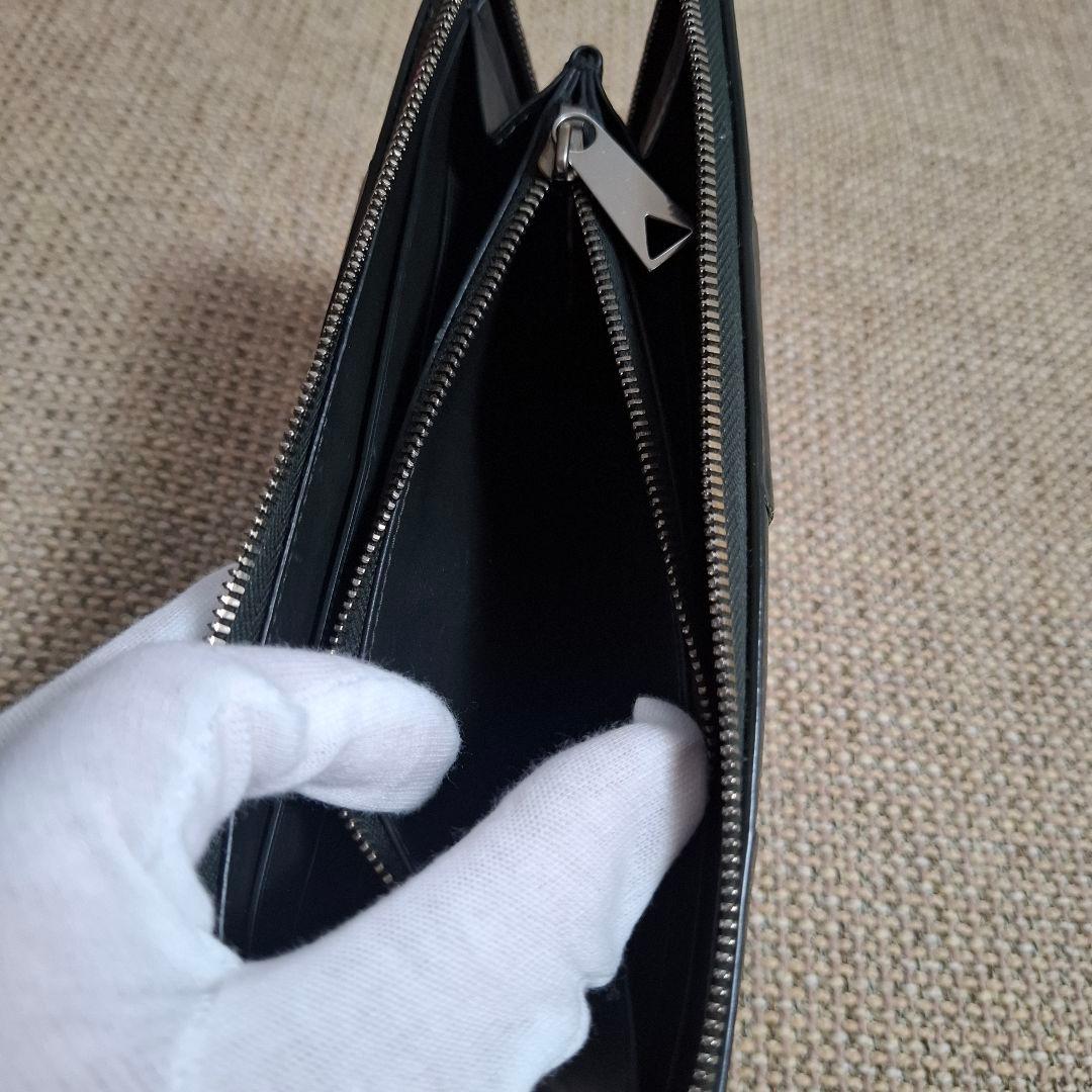 BOTTEGA VENETA 長財布レザー ラウンドファスナー 緑ファスナー破損