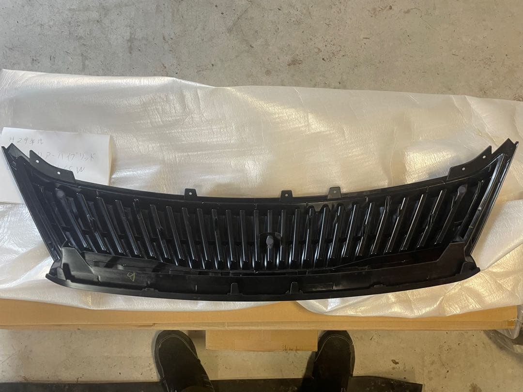 ハリアー　60系　フロントグリル　純正　新車取り外し