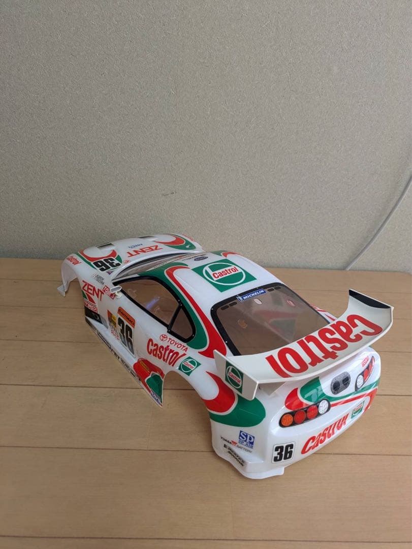タミヤ カストロール TOM'S スープラ塗装済みスペアボディ