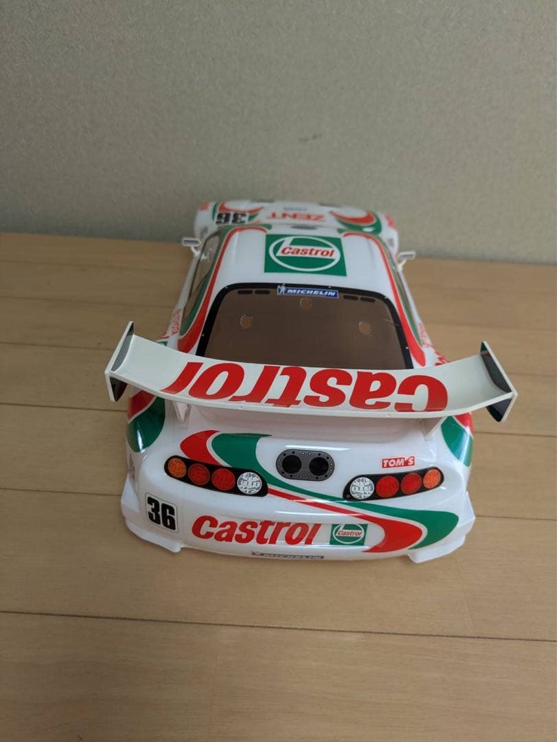 タミヤ カストロール TOM'S スープラ塗装済みスペアボディ