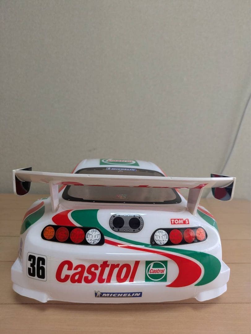 タミヤ カストロール TOM'S スープラ塗装済みスペアボディ
